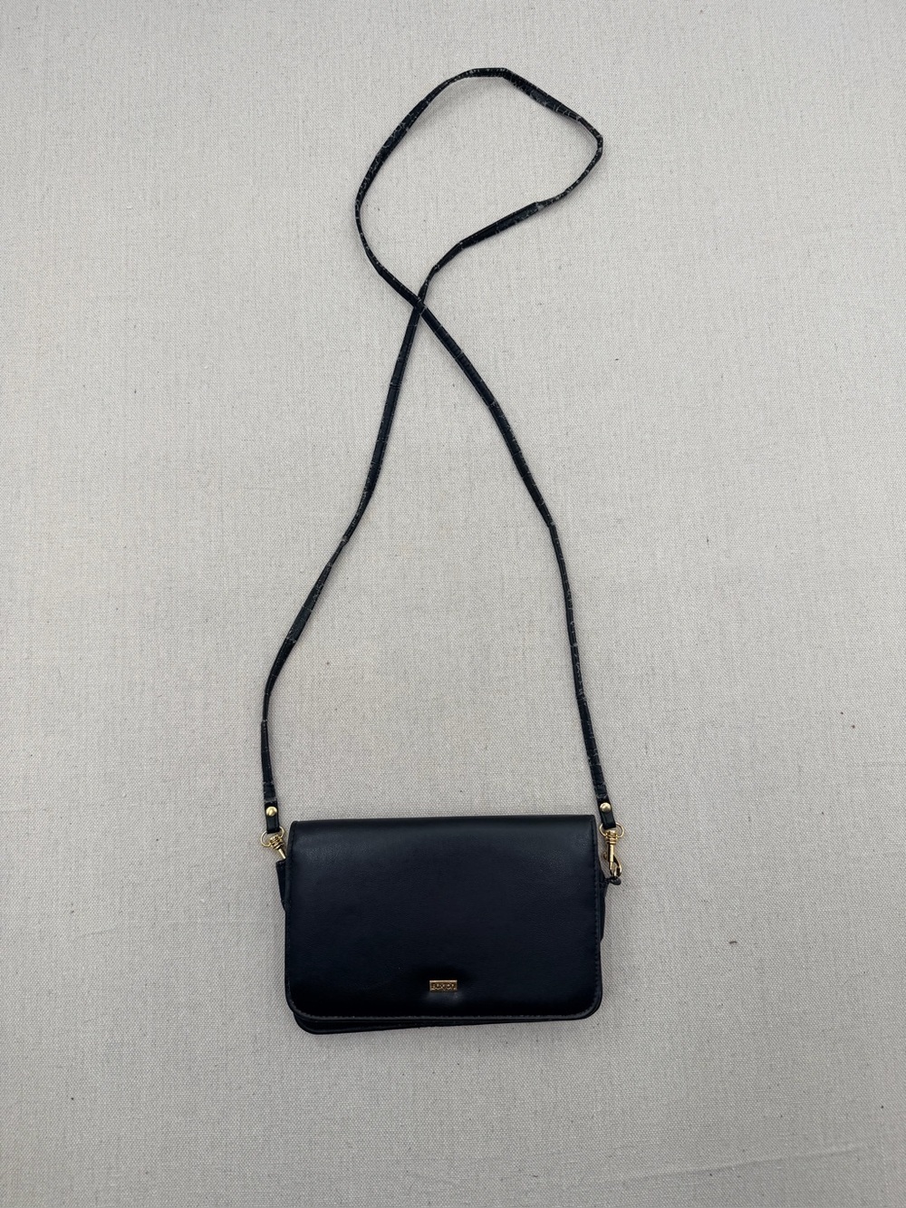 Buxton Leather Crossbody Buxhyde  Wallet